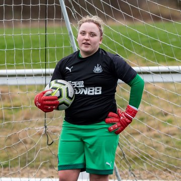 Die junge Schwimmerin Mariasofia Paparo ist an einem Herzinfarkt gestorben, Der beliebte Newcastle Frauen Torhüter stirbt an unbekannt Ursache in eine Woche